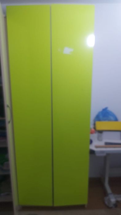 Продам шкаф в харошом состаяни