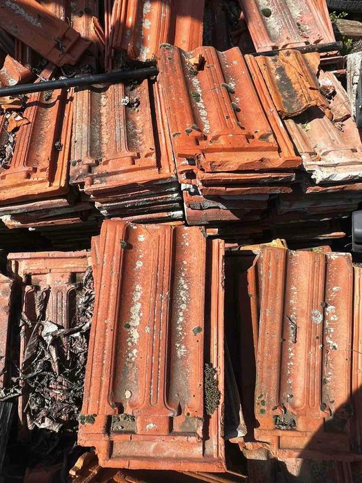 Продавам използвани български керемиди