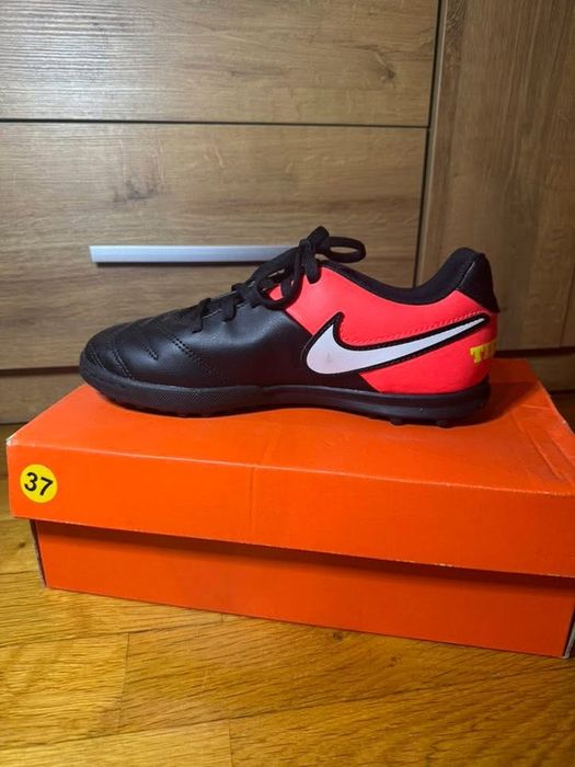 Стоножки найк нови