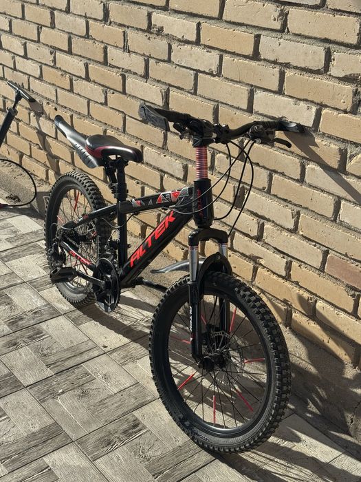продам детский велосипед Altek