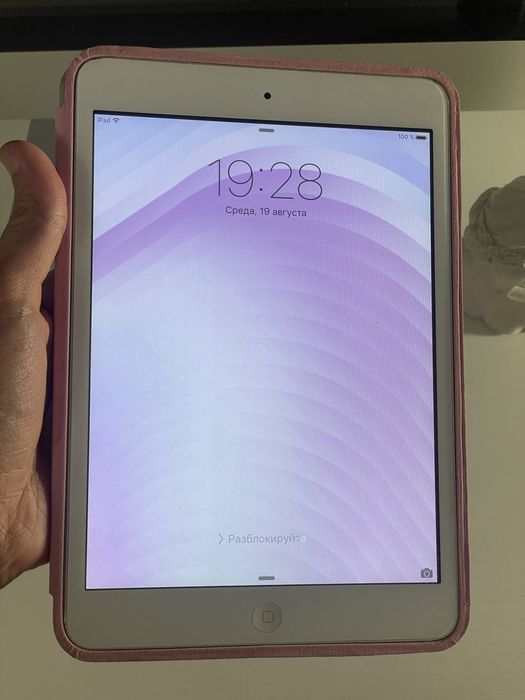 Apple iPad Mini 64GB планшет