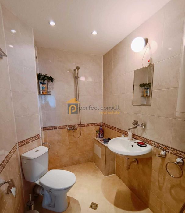 Продава се Двустаен апартамент в Пловдив, Център - 65 кв.м за 2385 €/кв.м - Снимка #11