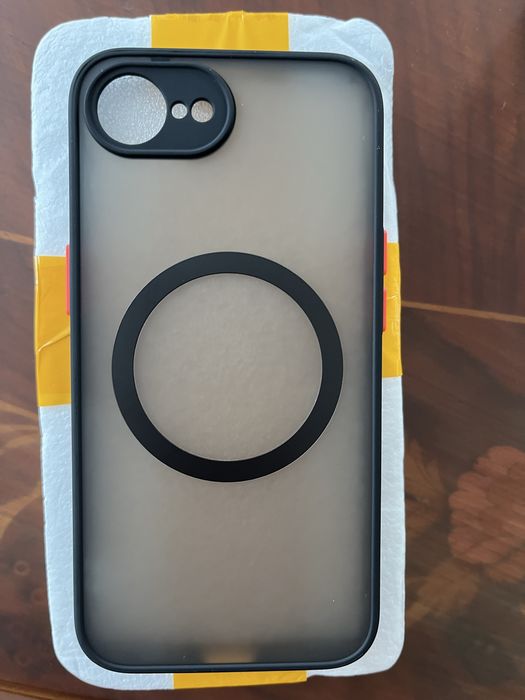 Стъклени протектори и кейс за Iphone 16e