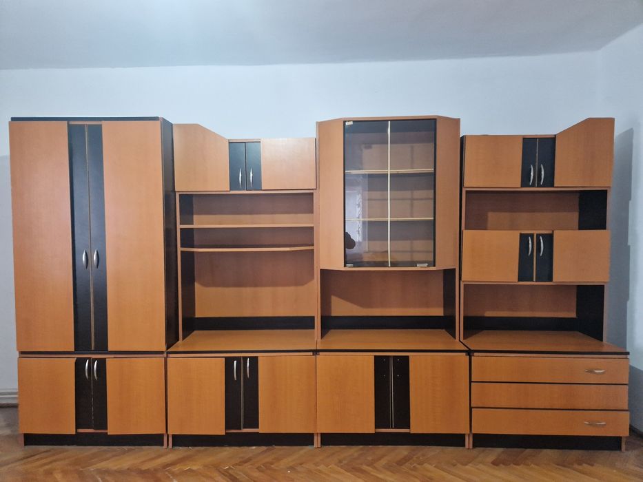 Vând mobilă de living/dormitor.