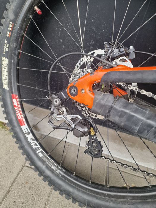 Downhill колело Saracen myst 2017