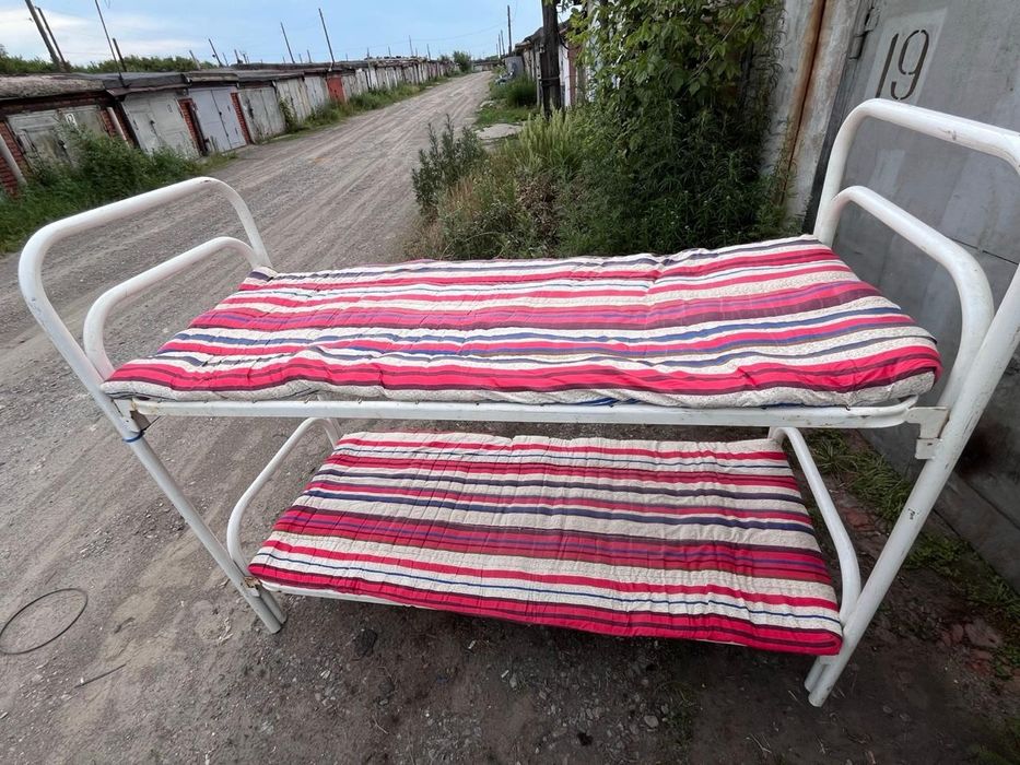 Продам  2х ярустные кровати