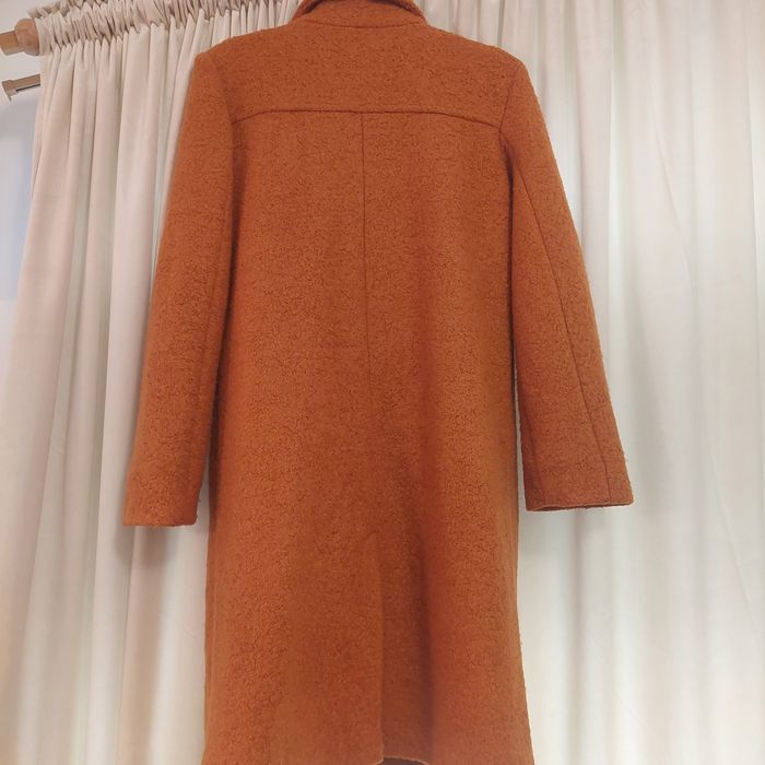 Палто в тъмна охра с вълна