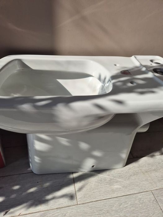 Продаётся унитаз