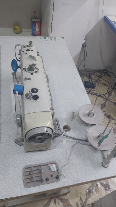 Швейная машина JACK