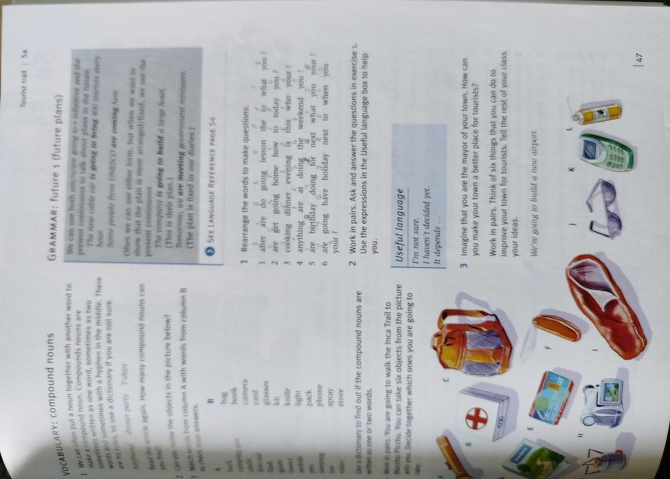 Учебник и тетрадка по английски език Straightforward Pre-intermediate Student’s Book + Workbook (Първо издание) с автор Филип Кер и издател Macmillan.
