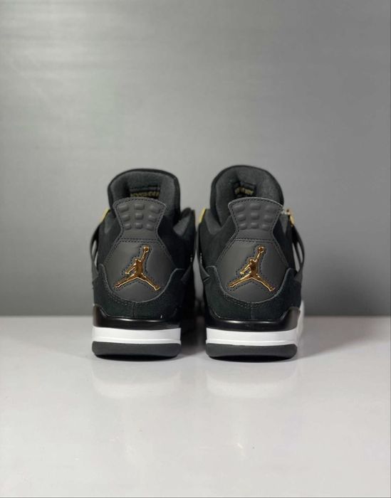 Air Jordan 4 Retro Royalty
