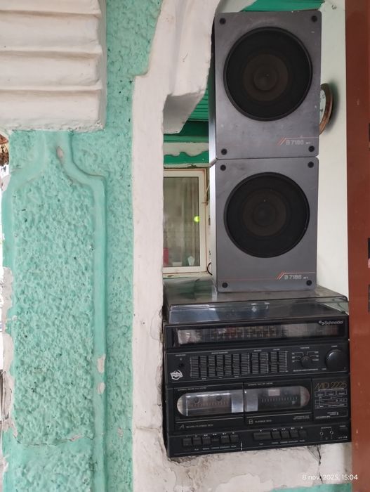 Vând sistem stereo clasic Schneider MIDI 2225 în stare  de functionare