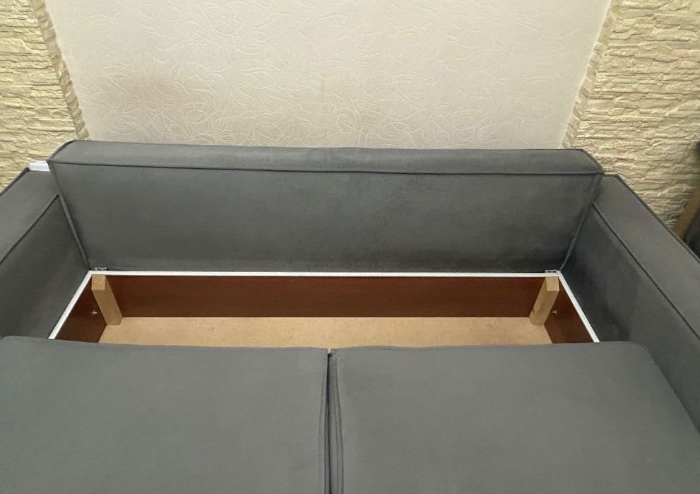 Продам шикарный диван.