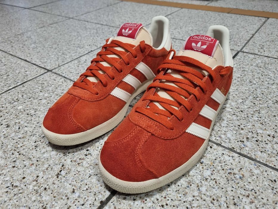 Нови Adidas Gazelle Оранжеви Номер 42 кецове маратонки Нови