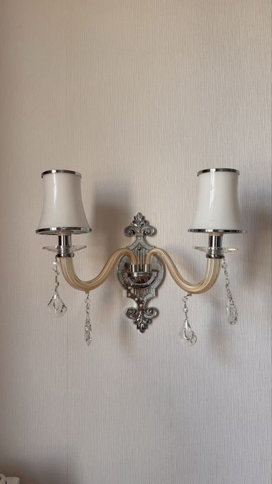 Продам люстру и два бра