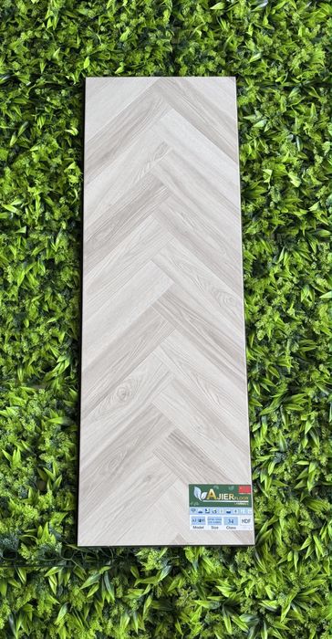 Tarket va Laminatlar assortimenti optom narxlarda