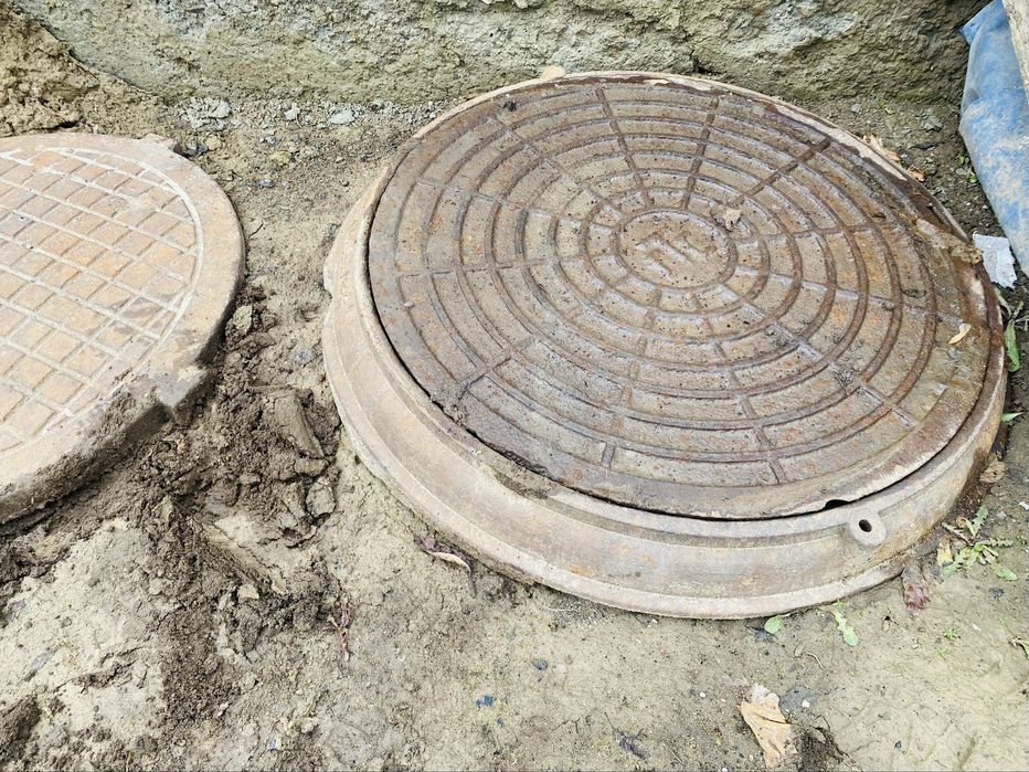 Люк канализационный