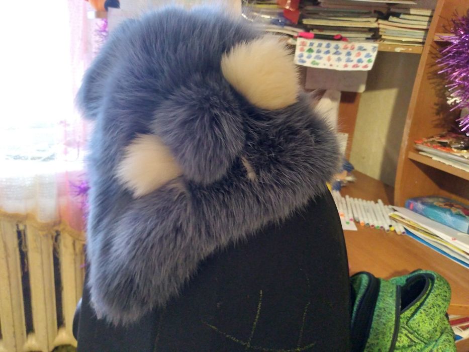 Шапка на девочку песцовая.