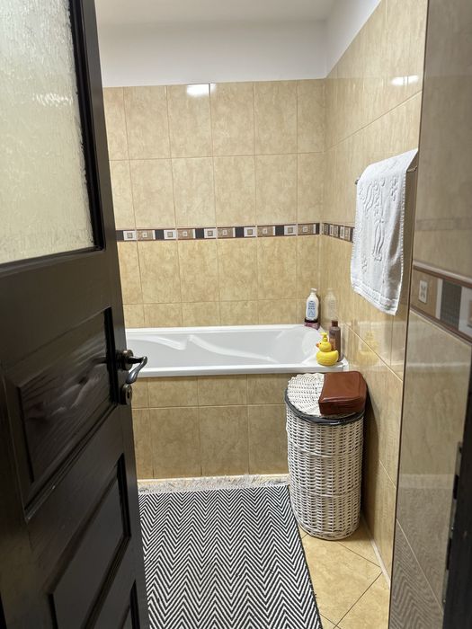Vand apartament cu 2 camere