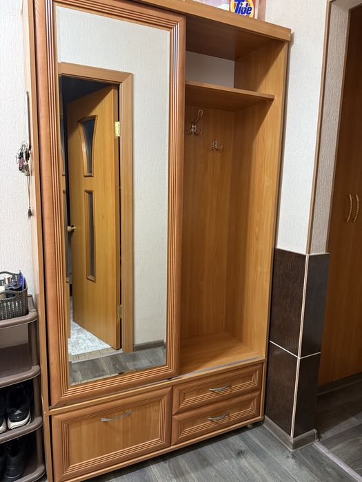 Шкаф для прихожей бу