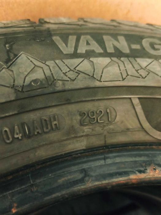 2 броя зимни гуми за бус SEMPERIT VAN GRIP-3 215/65 R16