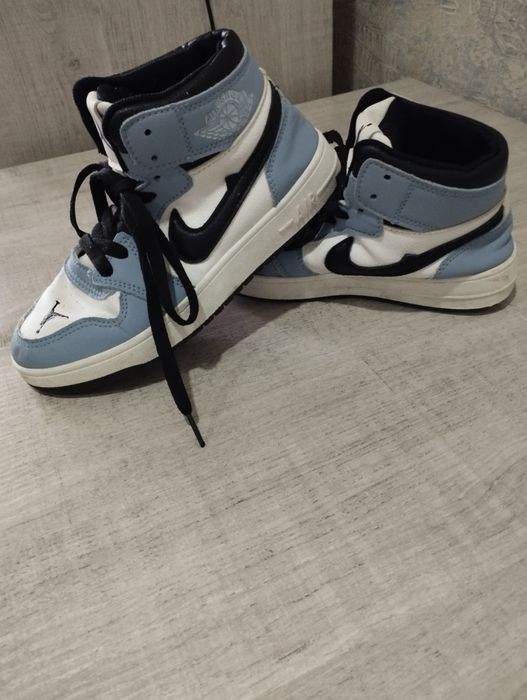 Продаётся детская обувь