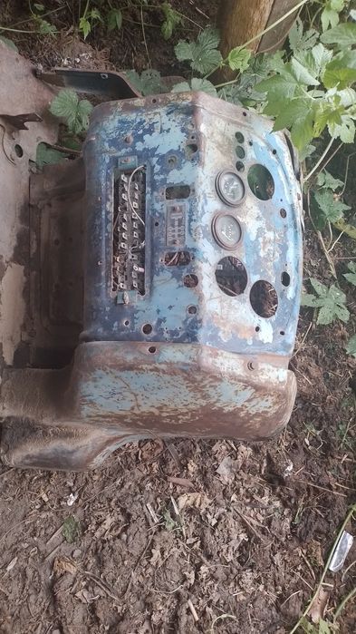 Запчасти на Юмз трактор