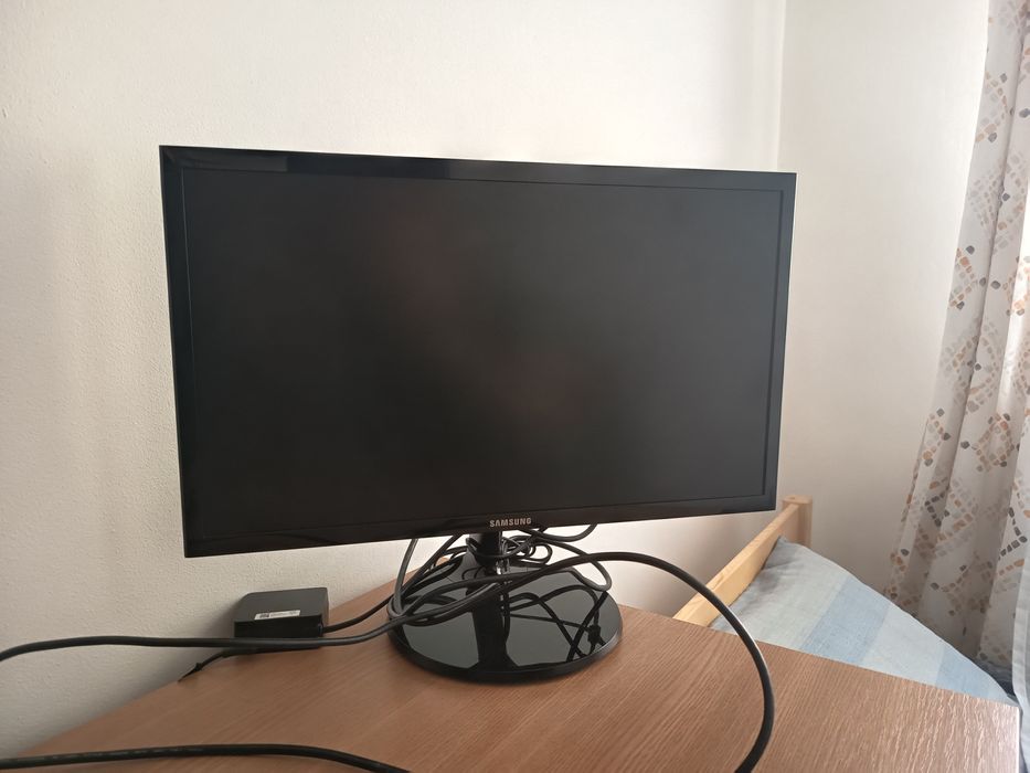 Monitor LED Samsung S22F350FHU/ Iiyama proLite E2482HS full HD hdmi și vga