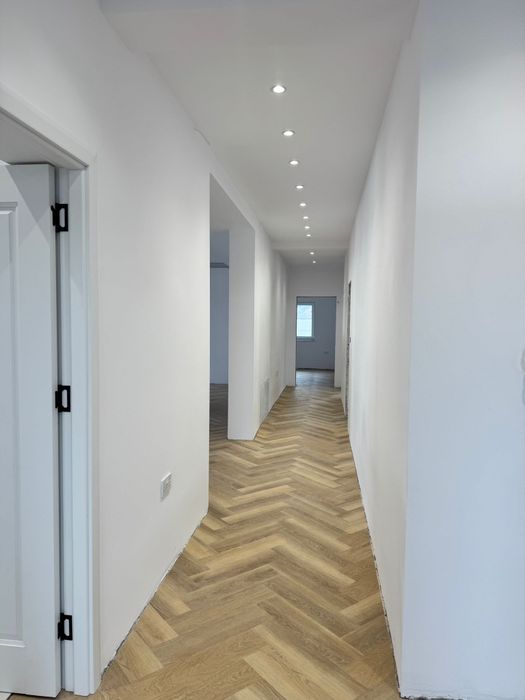 Vand casa parter cu acoperis tip terasa