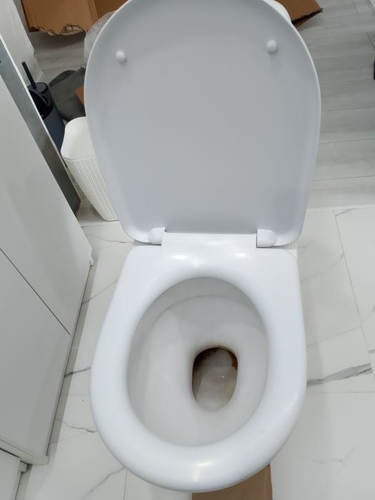 Унитаз продаётся