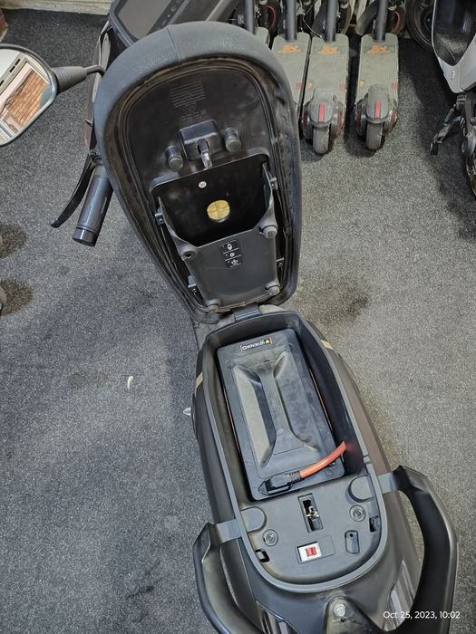 Scuter Super Soco Cux