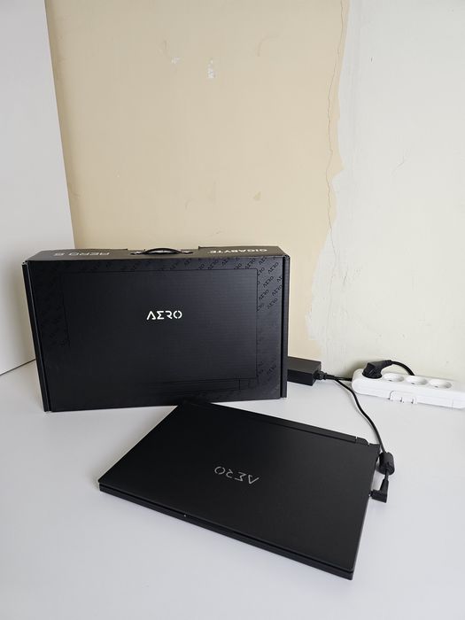 Игровой Ноутбук Gigabyte Aero 5 KE