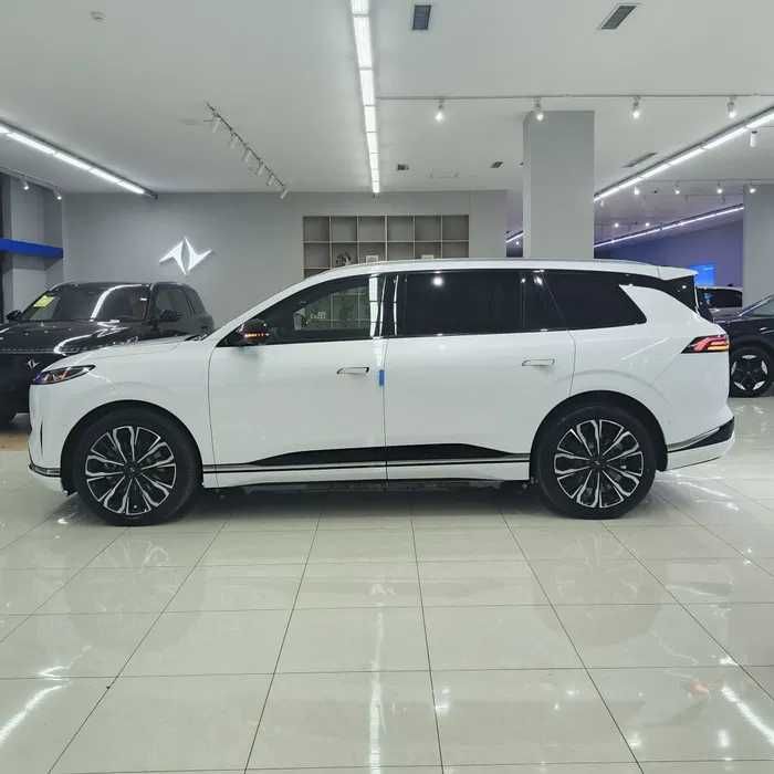 Dongfeng 008 ultra restyling 610km