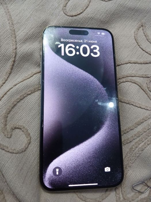 Iphone 15 pro max ochilmagan