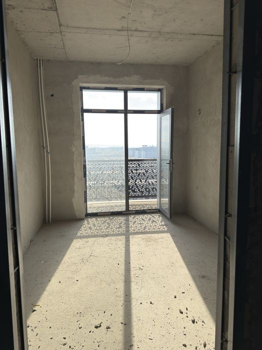 Навои шахар Дом бита Истам курилиш 10 этаж 3 хона + 1 хона кадастрли