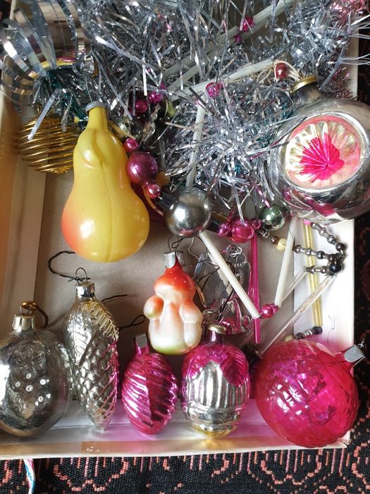 Ёлка и ёлочные игрушки