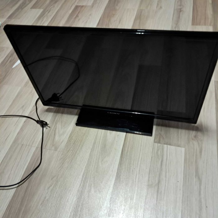 Телевизор Crown 24" много запазен