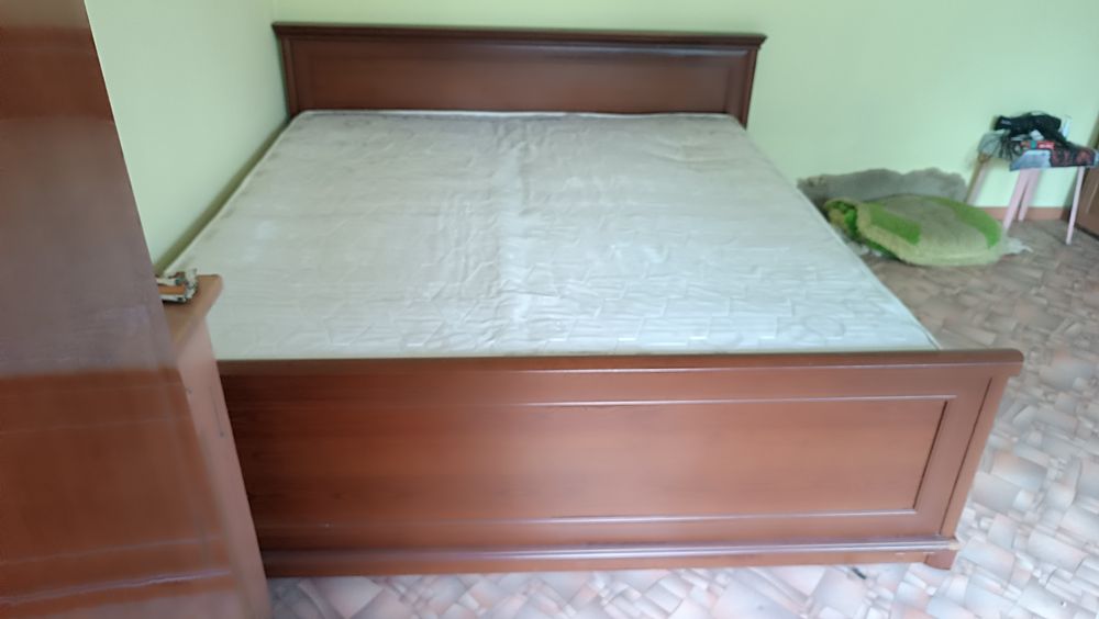Продам двухспальную кровать