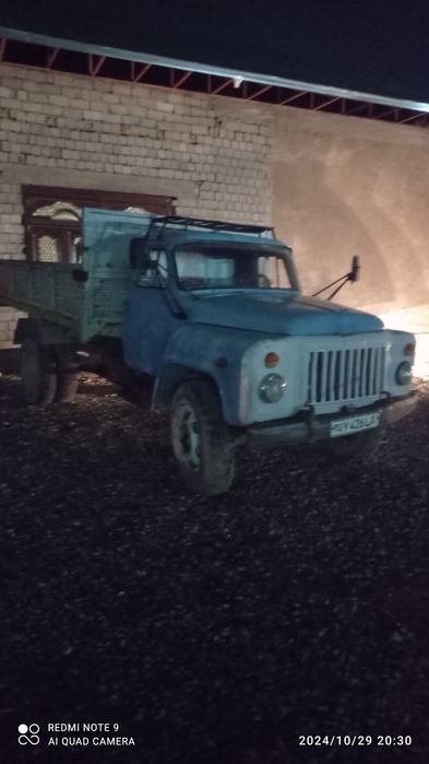 Газ 53 сотилади холати яхши ишлаб турибди метан куйилган4 та метан