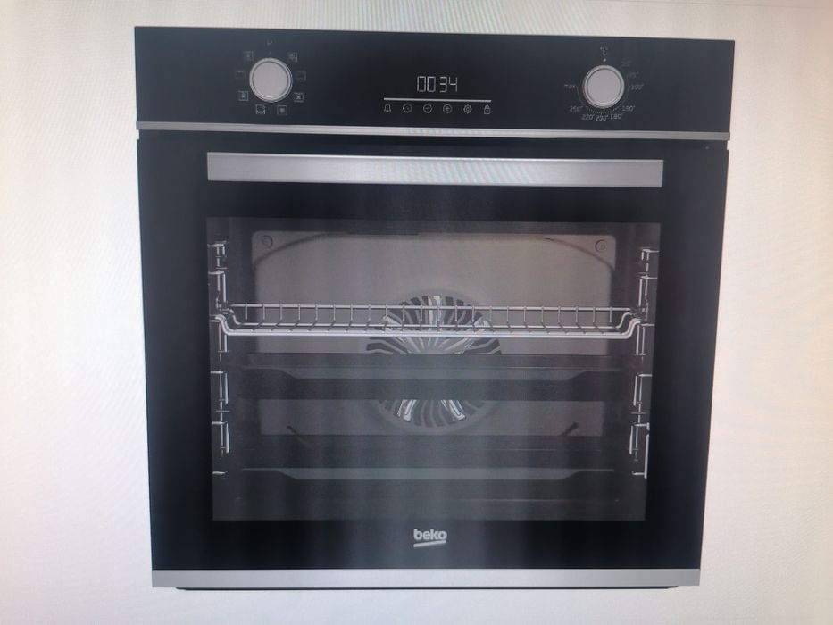 Cuptor incorporabil Beko