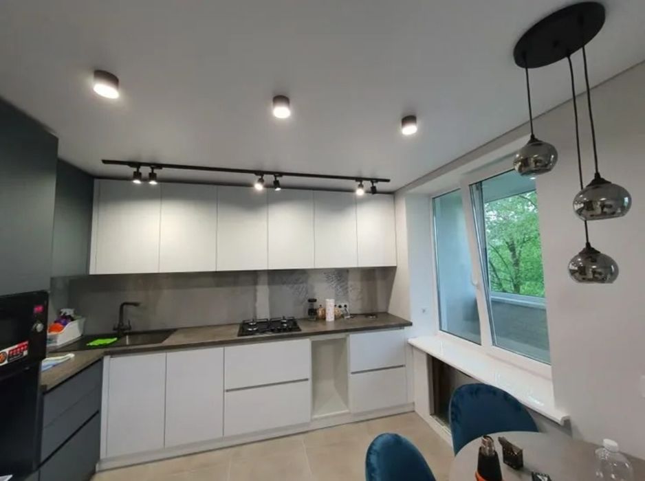 Натяжные потолки.