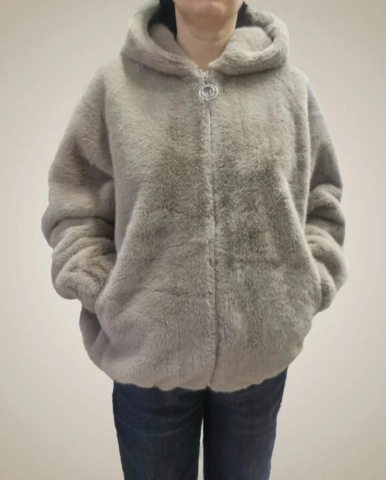 Стильная, теплая шуба