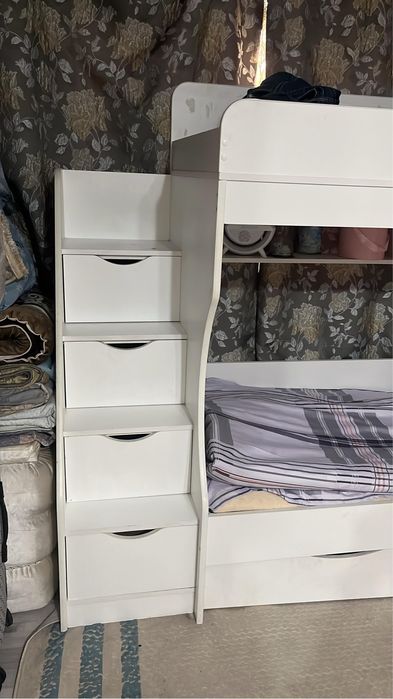 Детский 2х этажный кровать