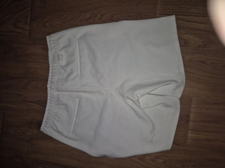 Мъжки бели къси панталони – удобни и стилни

СТИЛНИ