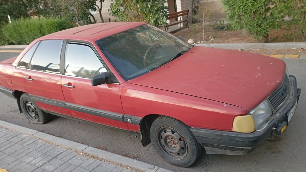 Ауди 100 с 3 селедка