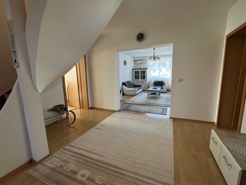 Persoană fizică, vând apartament la casă, cartier Sub Arini, Sibiu