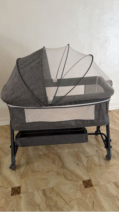 Стульчик для кормления  и манеж