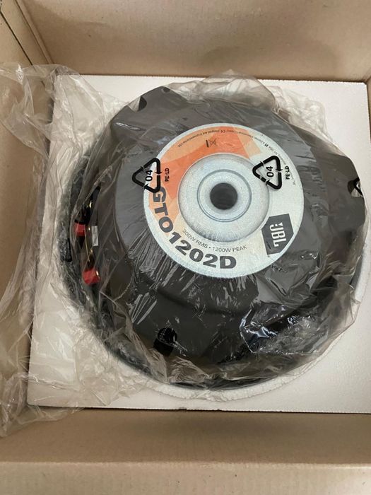 Boxa JBL sigilate  300 w auto