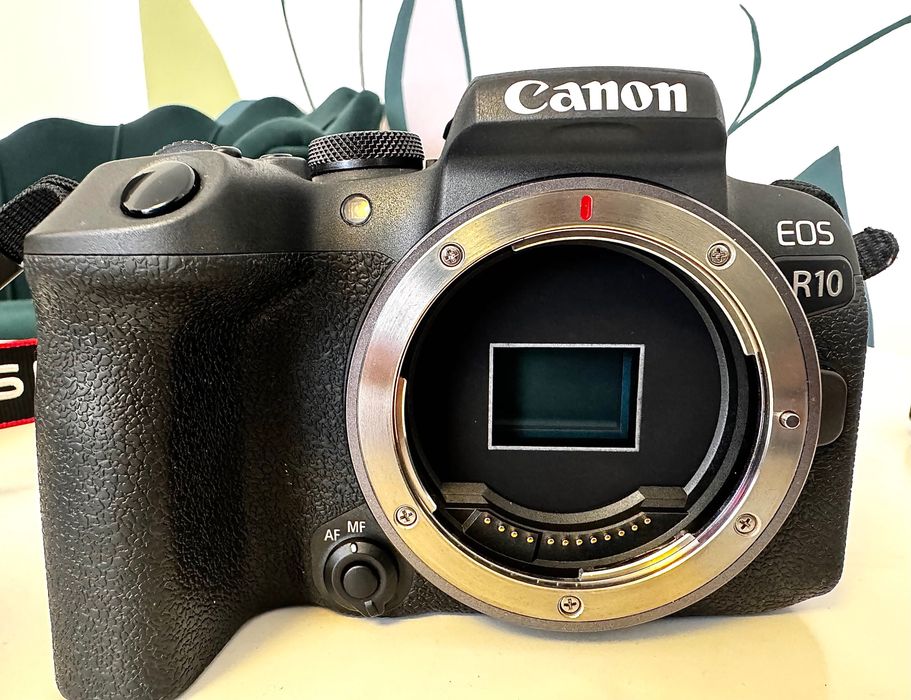 Canon EOS R10 + Obiectiv RF-S 18-150mm – Stare impecabilă Garanție F64
