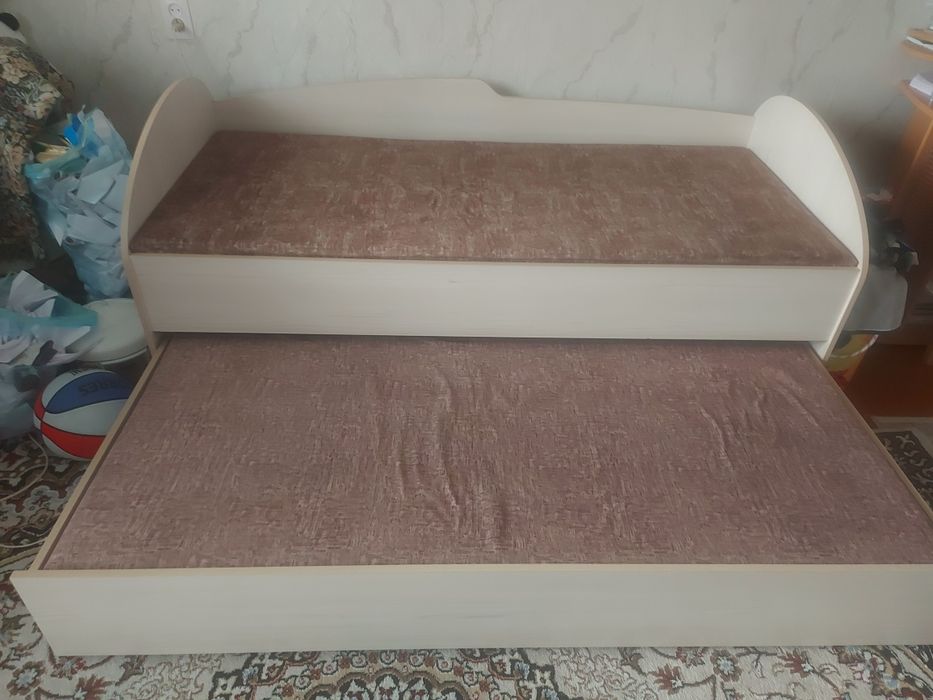 Двухъярусная кровать